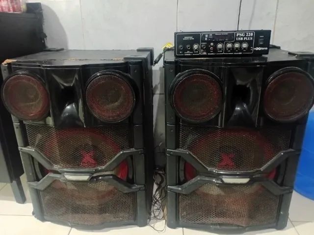 Caixa de som e amplificador 