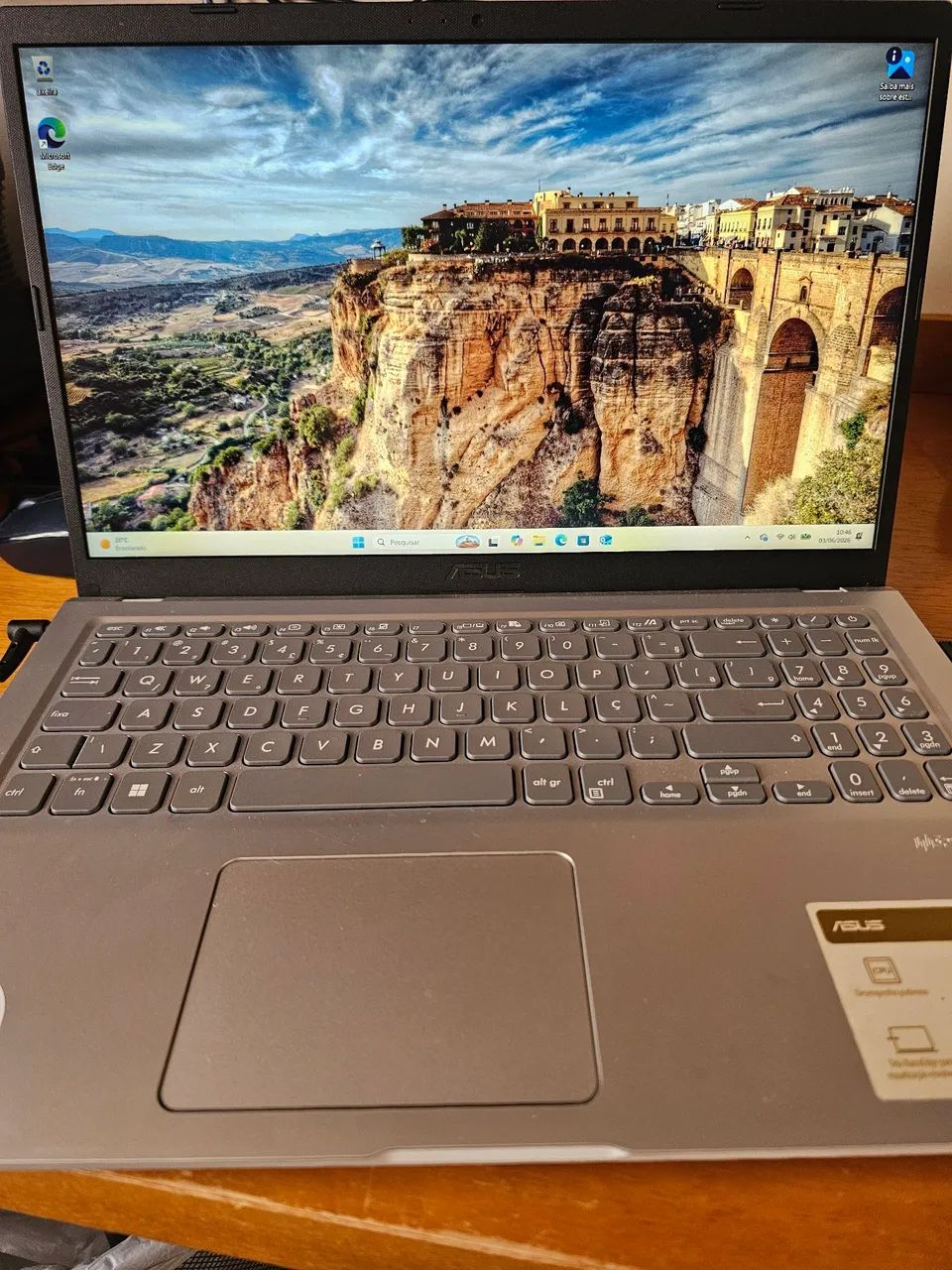 Note Asus vivibook i3 11ª geração. 