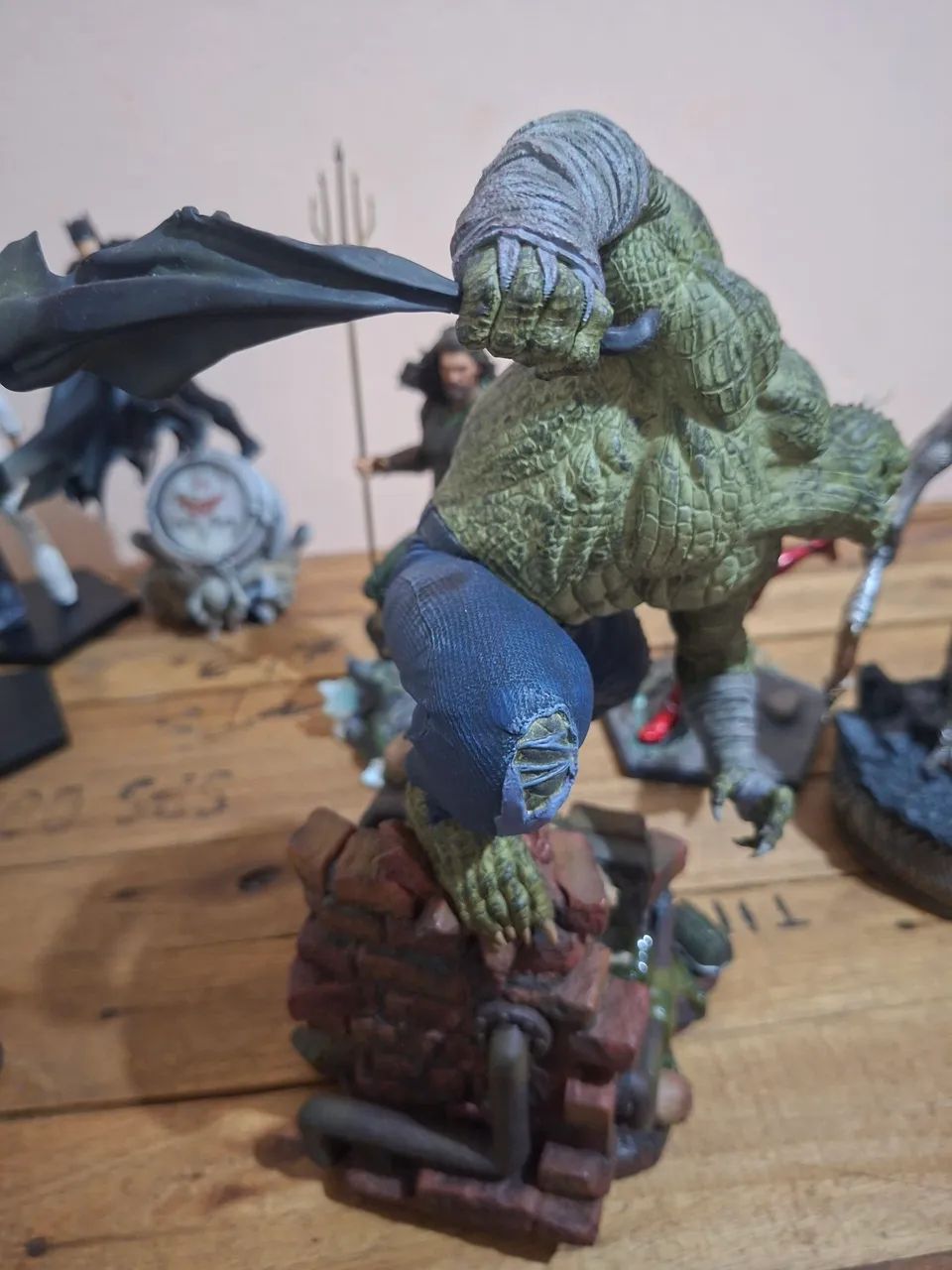 KILLER CROC Iron Studios  - Foto 4