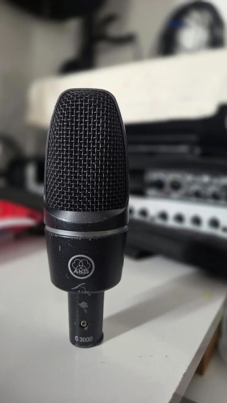 Microfone AKG C3000 leia anúncio