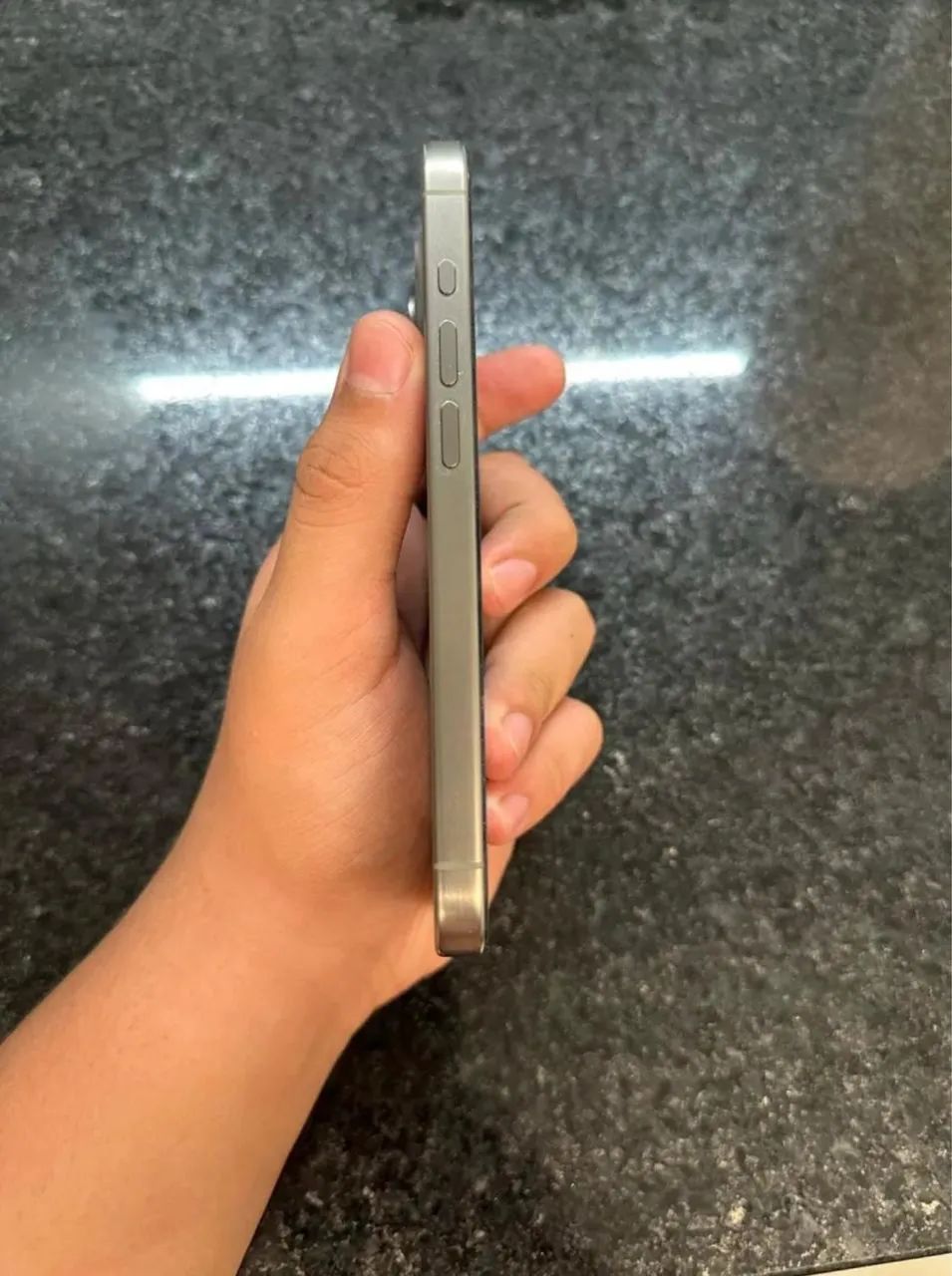 iPhone 15 pro natural titanium  - Foto 2