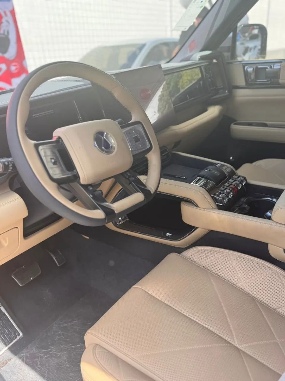 Denza B5 4WD, foto 7 de 9