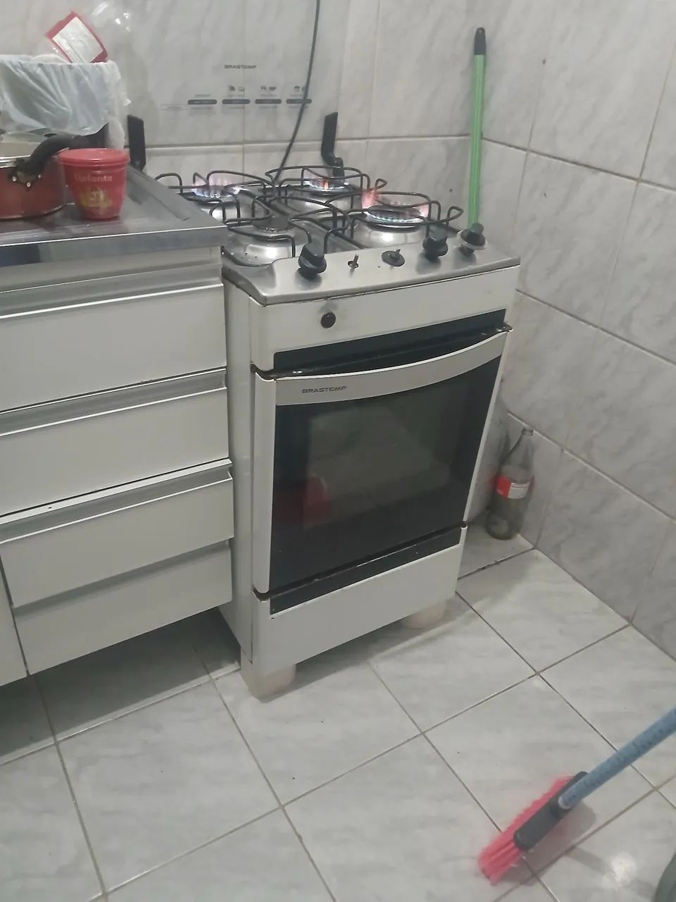 Fogão elétrico e  botina de gas cheia - Foto 2