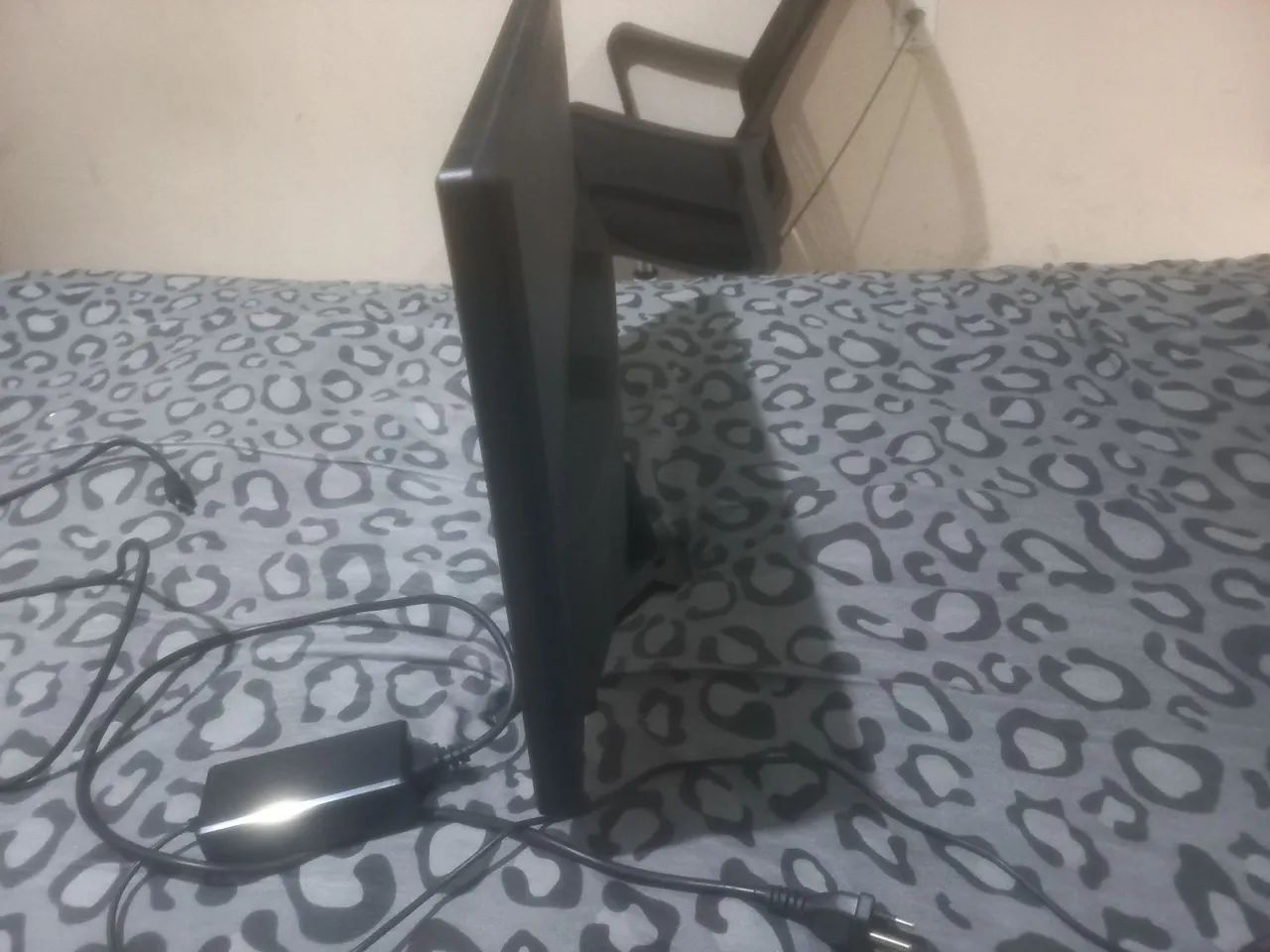 Monitor skul 23 polegadas em perfeito estado com cabos e nota fiscal  - Foto 3