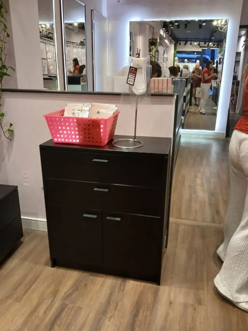 Móvel Gaveteiro Vertical MDF Preto 2 Gavetas e 2 Portas
