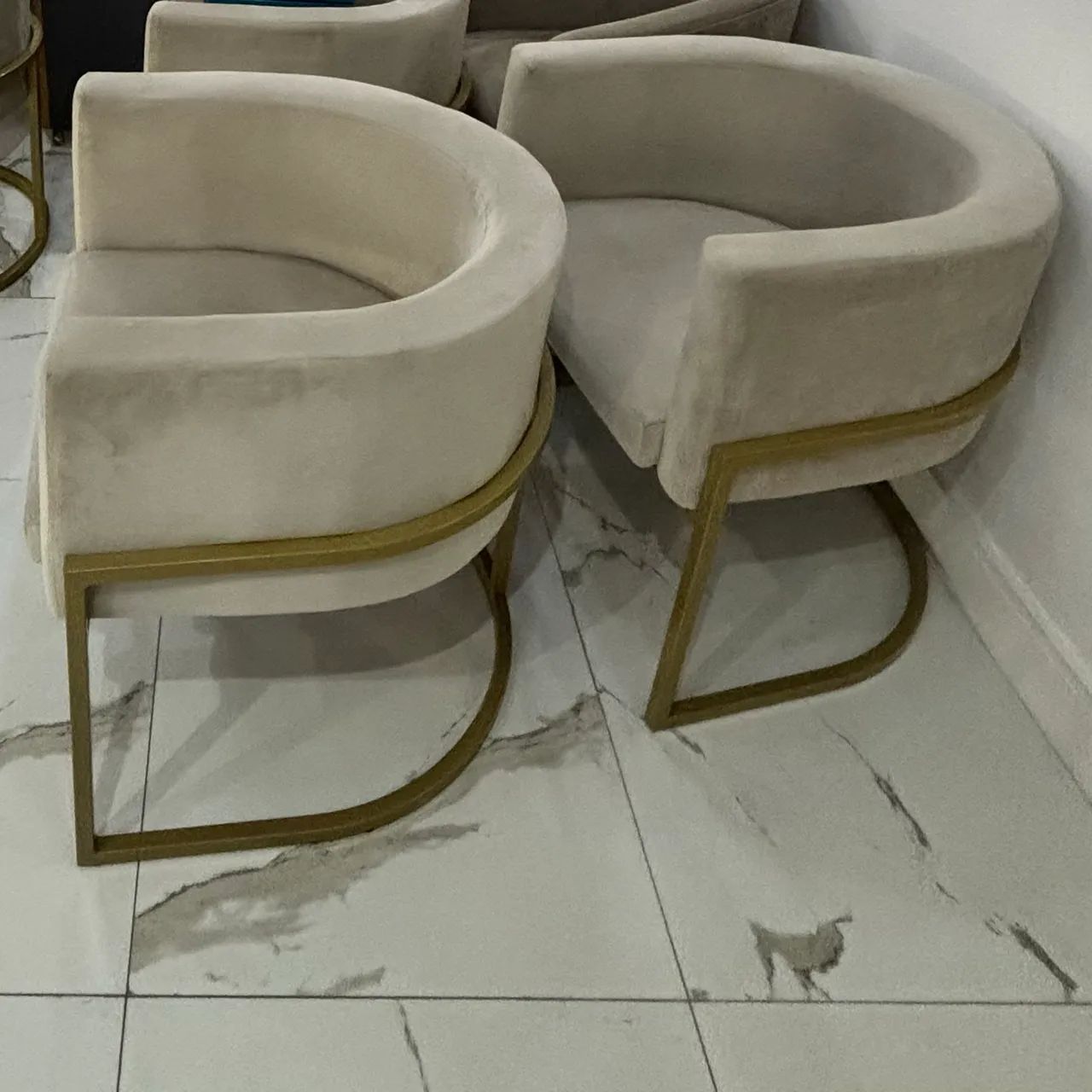 Poltrona 180,00 cada 