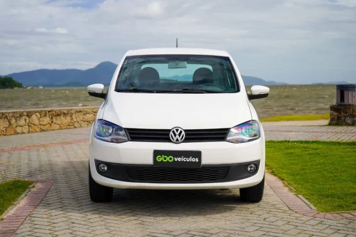 Volkswagen Fox 1.0 MI Total Flex 8V 5P 2014 - Foto 2