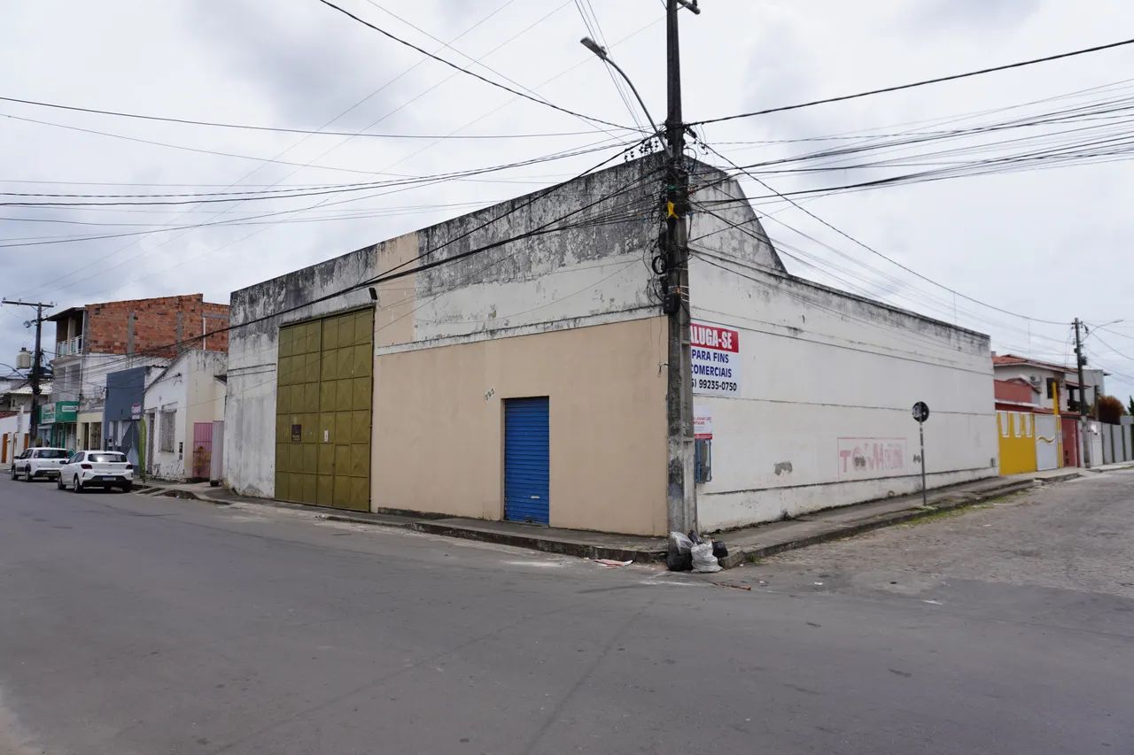Ponto Comercial/Galpão para aluguel no Centro de SAJ