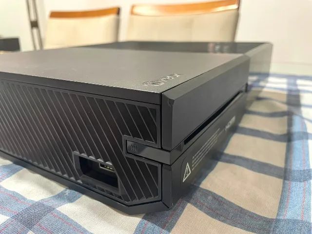 Xbox One 500gb + 2 Controles + Fonte (Usado) - Foto 4