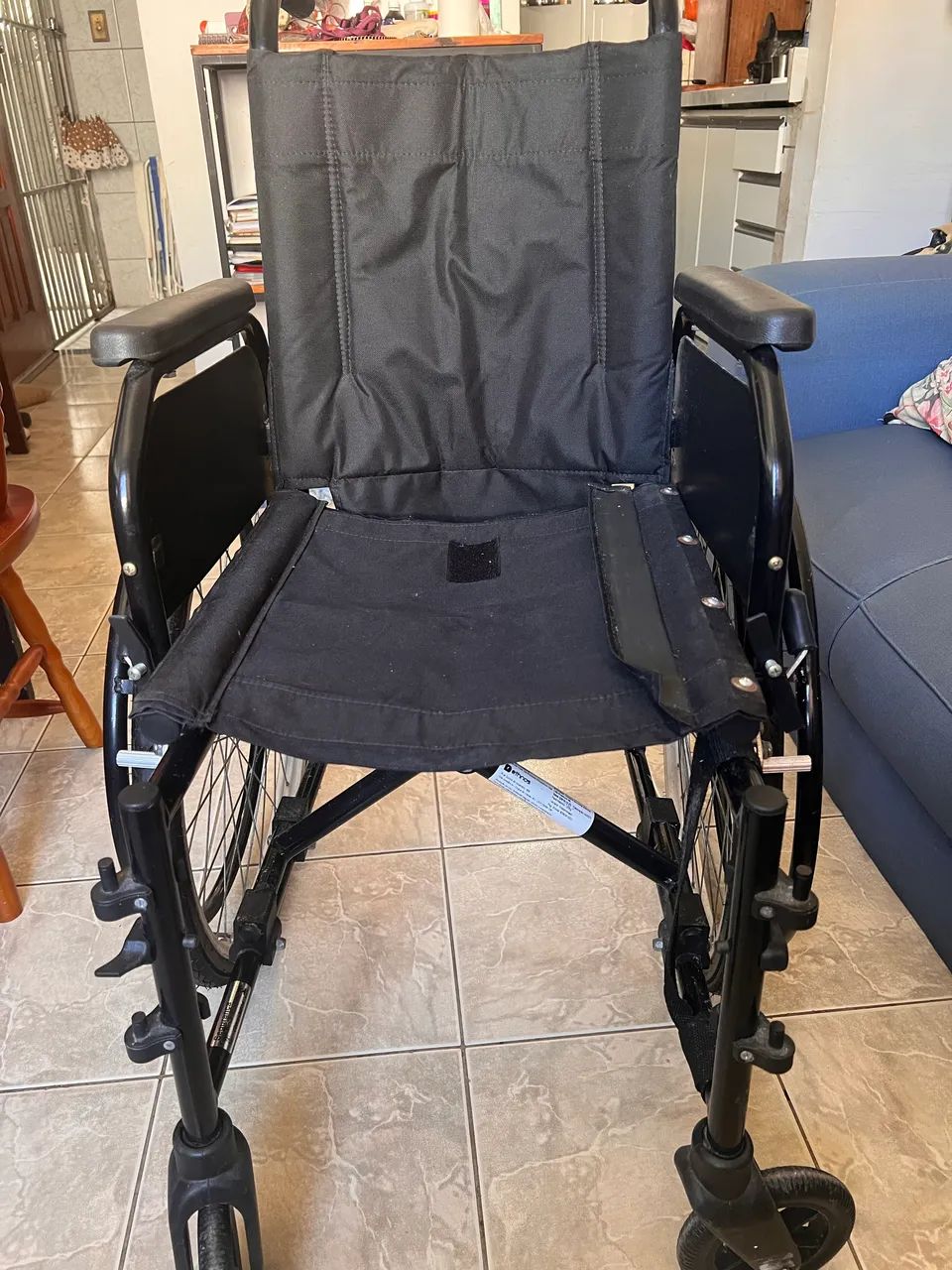 Vendo Cadeira de rodas  - Foto 4
