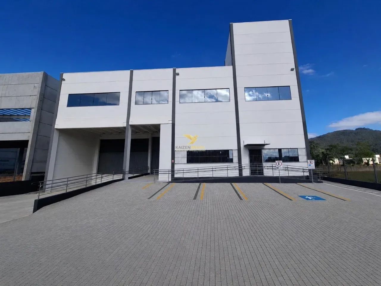 Galpão Industrial 1.700 m² para Locação | Biguaçu/SC