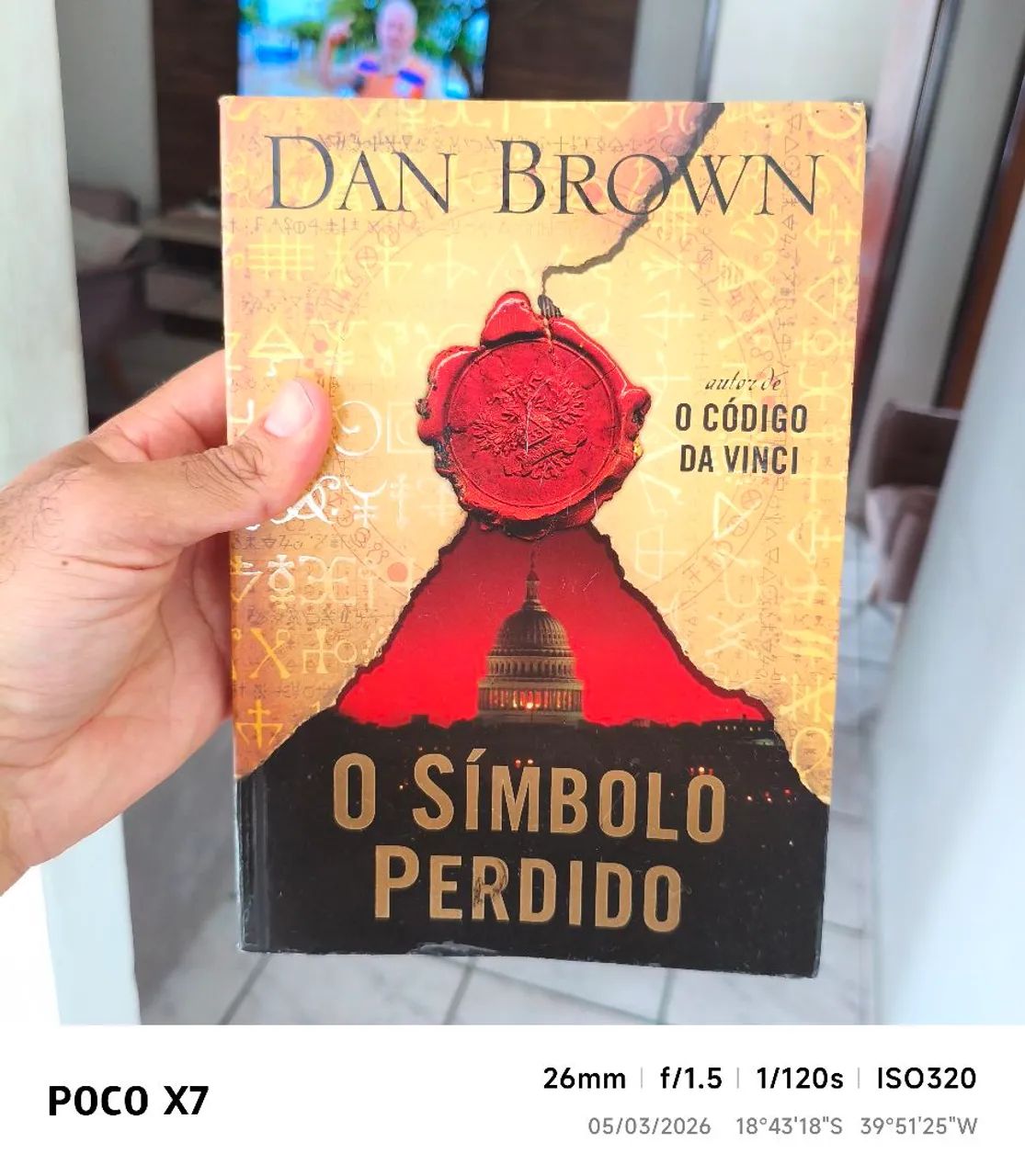 Livros com temáticas diversas.  - Foto 4