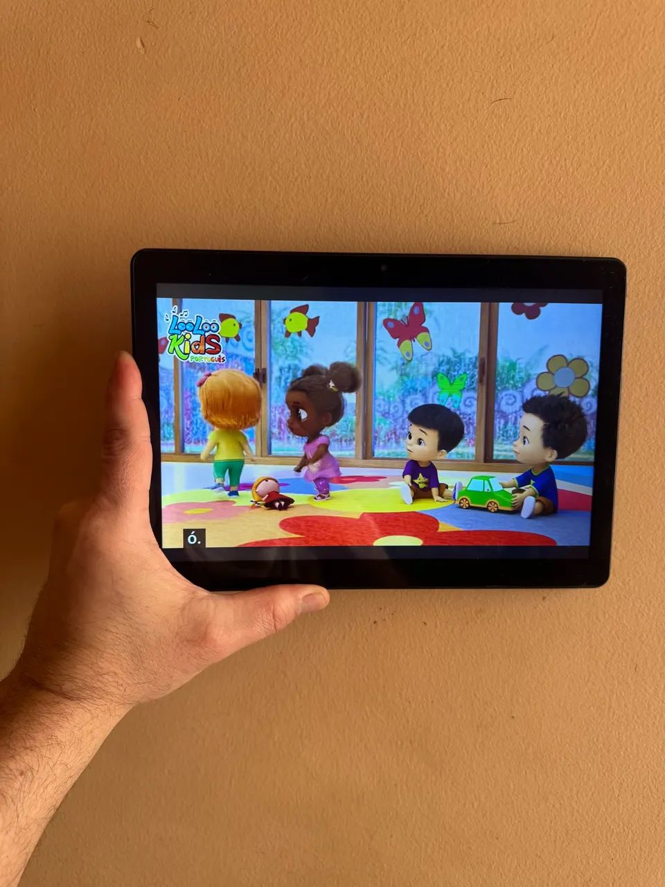 Tablet roda filmes séries dividi a tela 