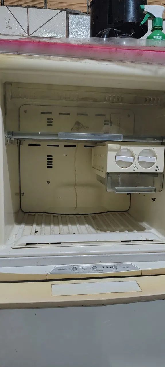 Vende_ se uma geladeira  - Foto 2
