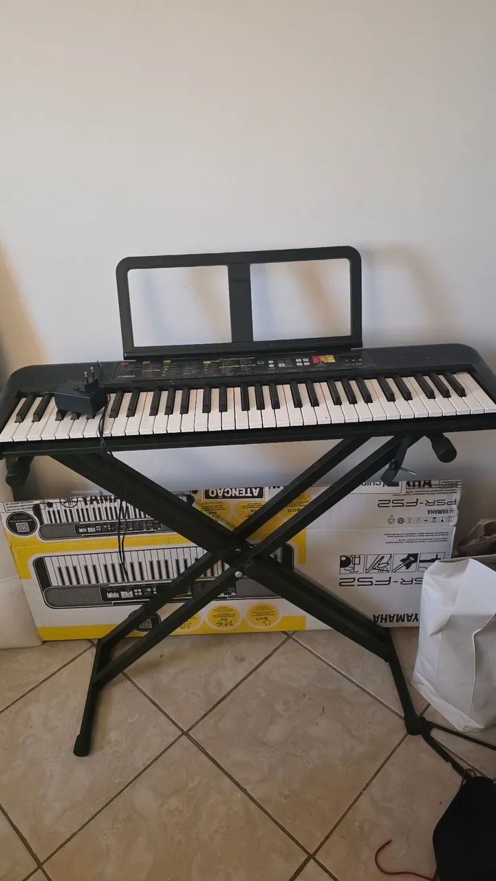 Teclado PSR F52
