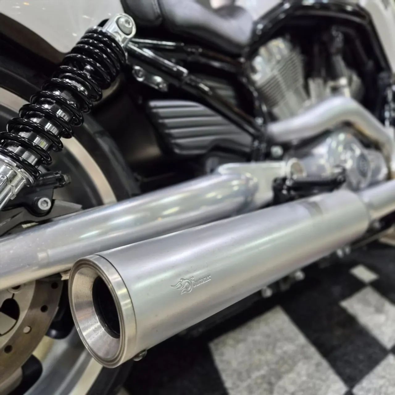 V-ROD 1250cc MUSCLE VRSCF - Foto 4