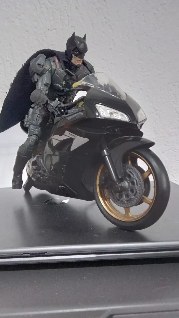 Batman Mcfarlane Toys Custom com Moto  - Foto 3