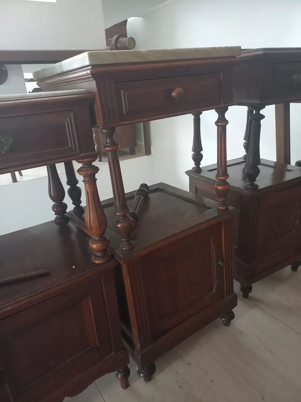 Mesa de cabeceira estilo colonial 1910-1920 - Foto 2