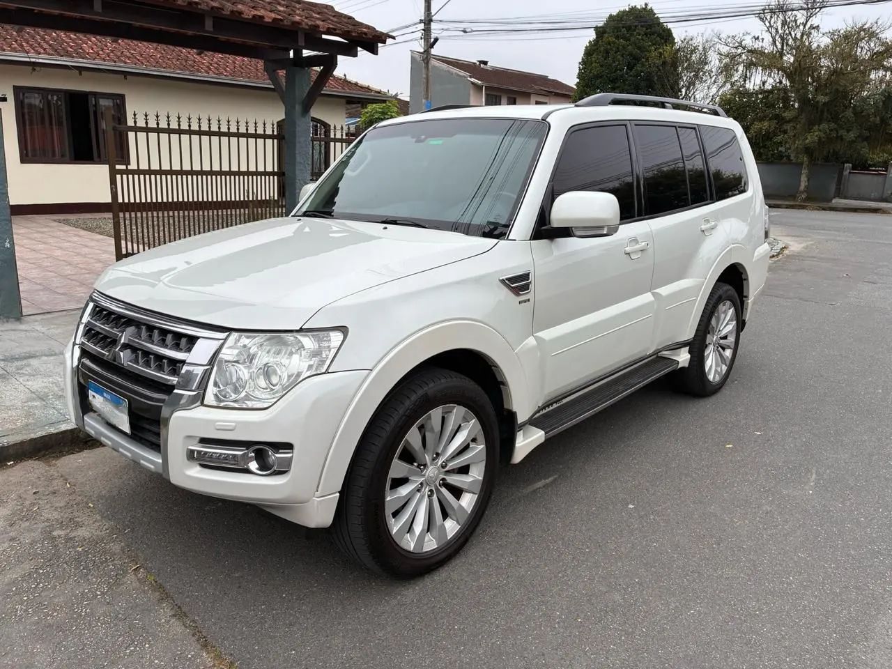 Mitsubishi Pajero Pajero HPE Full 3.2 4x4 T.I.Dies. 5p Aut 2016