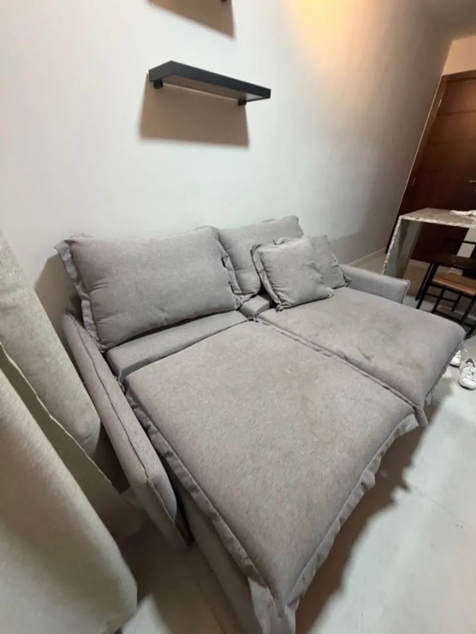 Sofá Retrátil 2 Lugares Cinza Claro - Confortável e Moderno - Foto 2