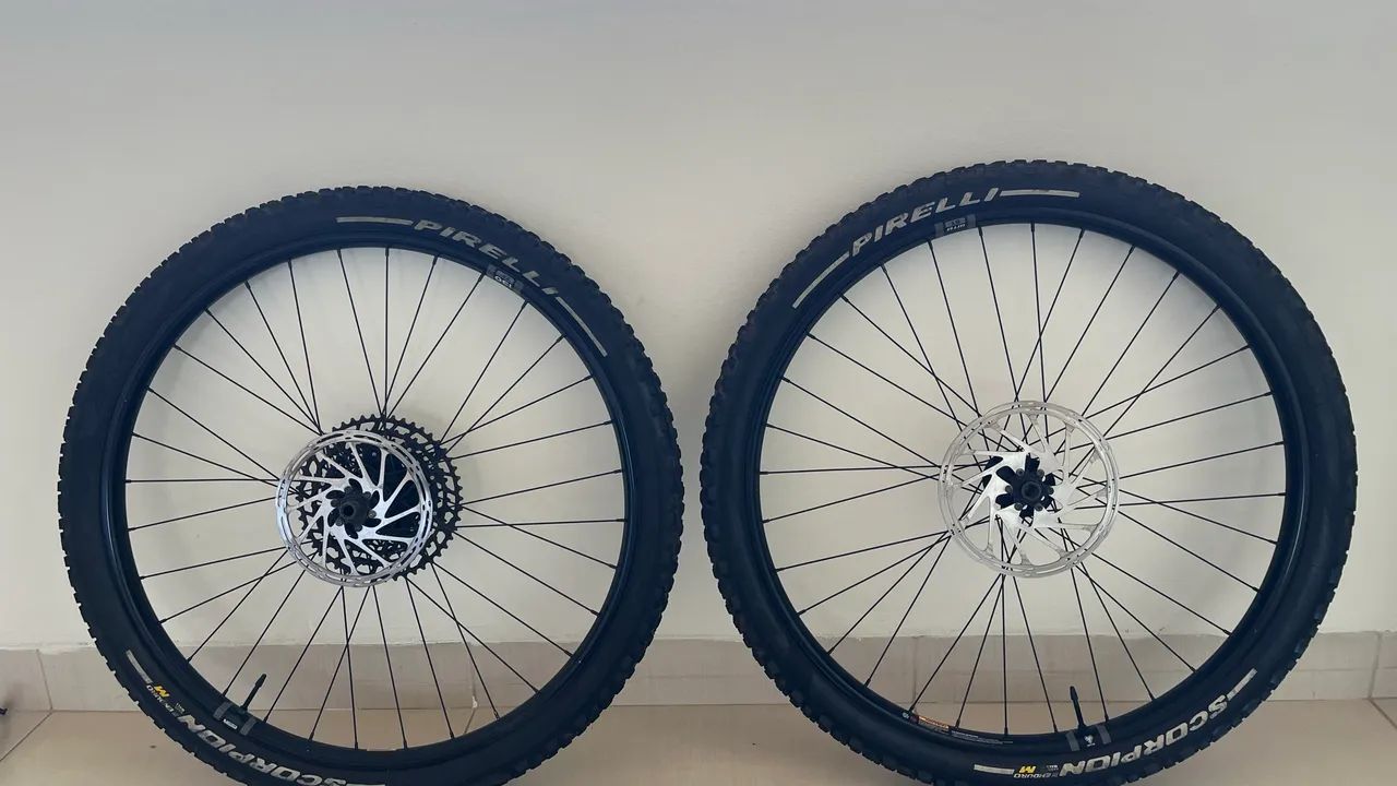 RODAS WTB I30 (acompanha pneus e cubos) 