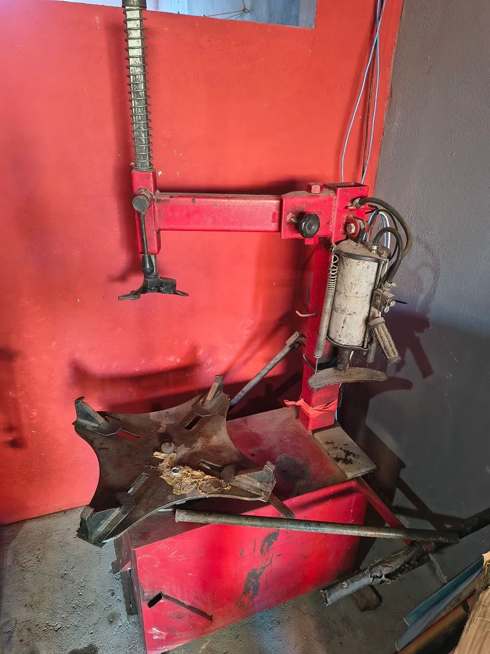 MAQUINA DE TIRAR PNEU,$3000 mil