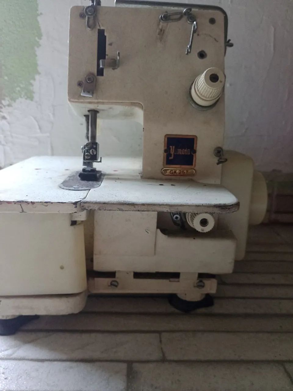 Máquina overlock Yamata GK 257 - Eletroportáteis Para Cozinha e
