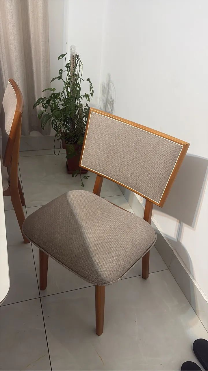 Mesa com 6 cadeiras e tampo de vidro  - Foto 2