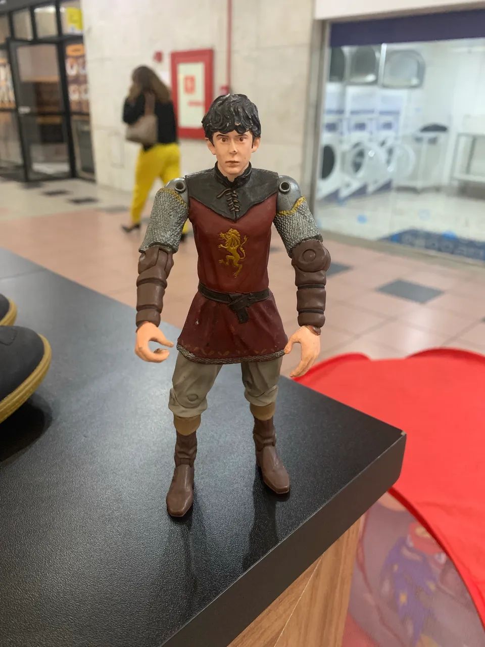 Boneco Edmund Pevencie ( Crônicas de Nárnia ) 18cm  - Foto 2