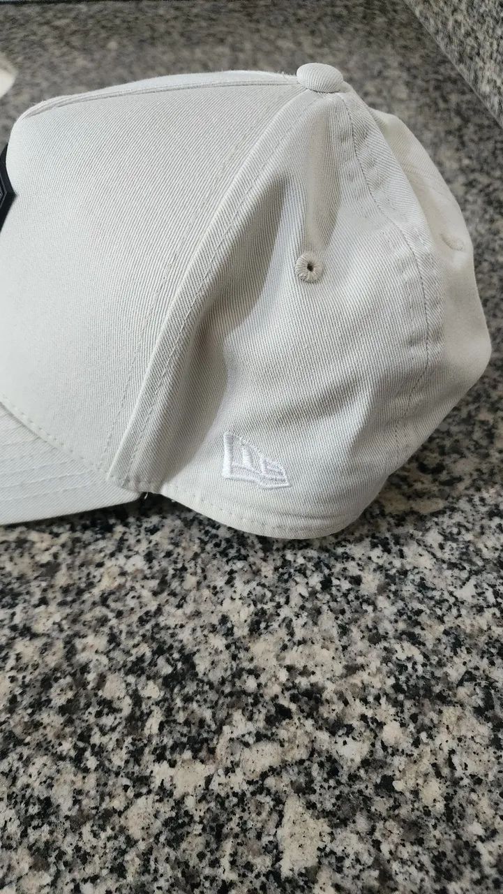 Bone New Era original lindo - Foto 3