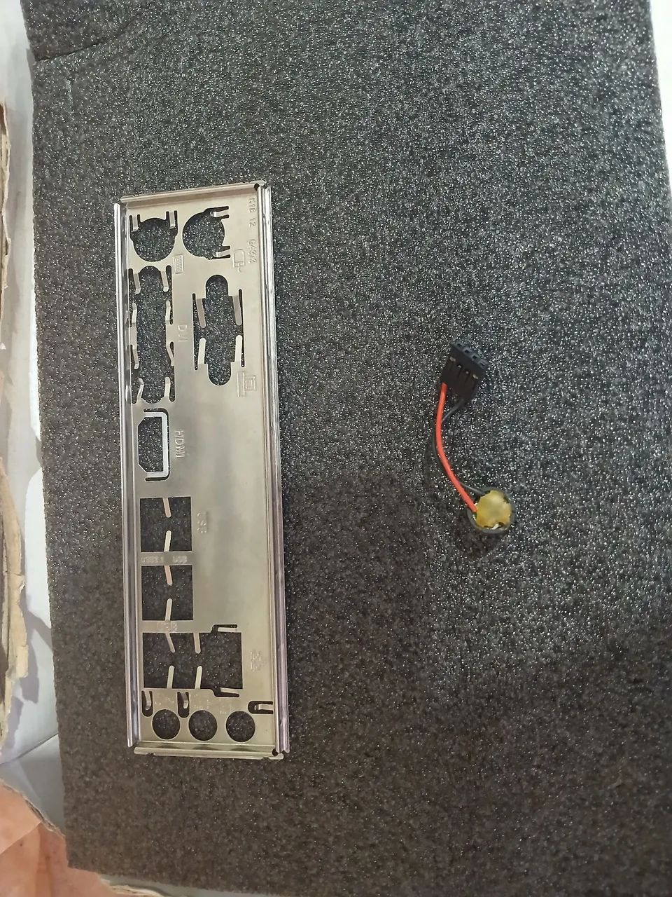 Placa mãe gigabyte a320ma - m.2 - Foto 4
