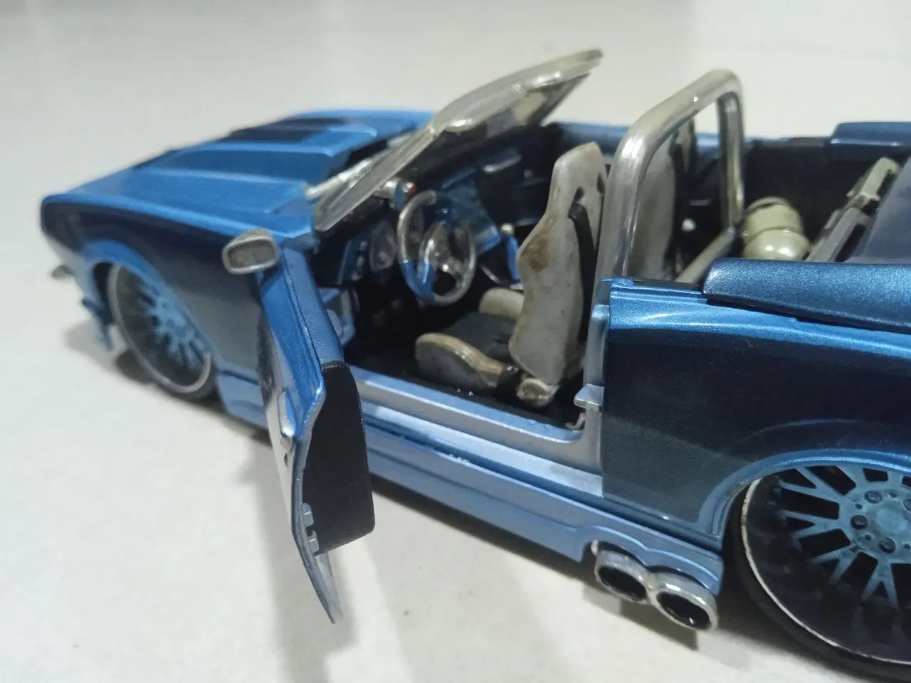 Auto modelo de Camaro SS e Ford Coe - Foto 5