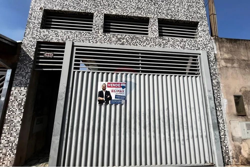 Casa com Edícula, Salão Comercial e Sobrado: Ideal para Morar e Empreender! - Foto 2