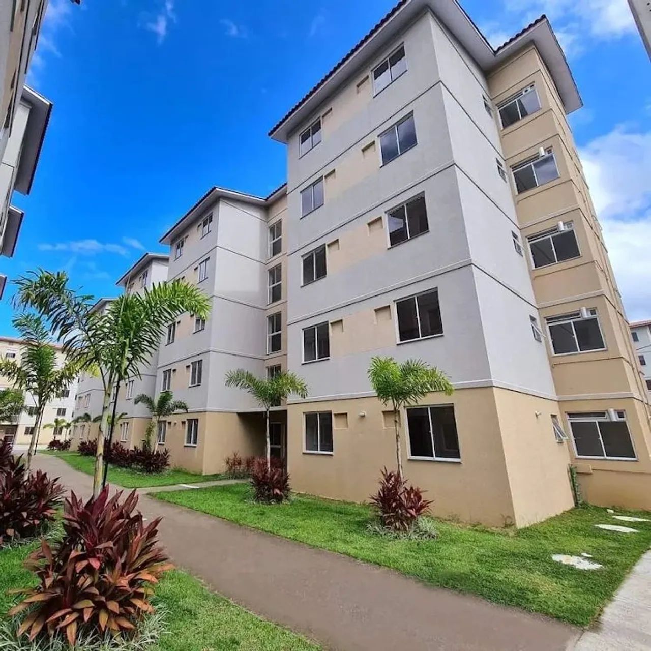 Apartamento 2 Quartos com Piscina e Garagem | Direto com Proprietário