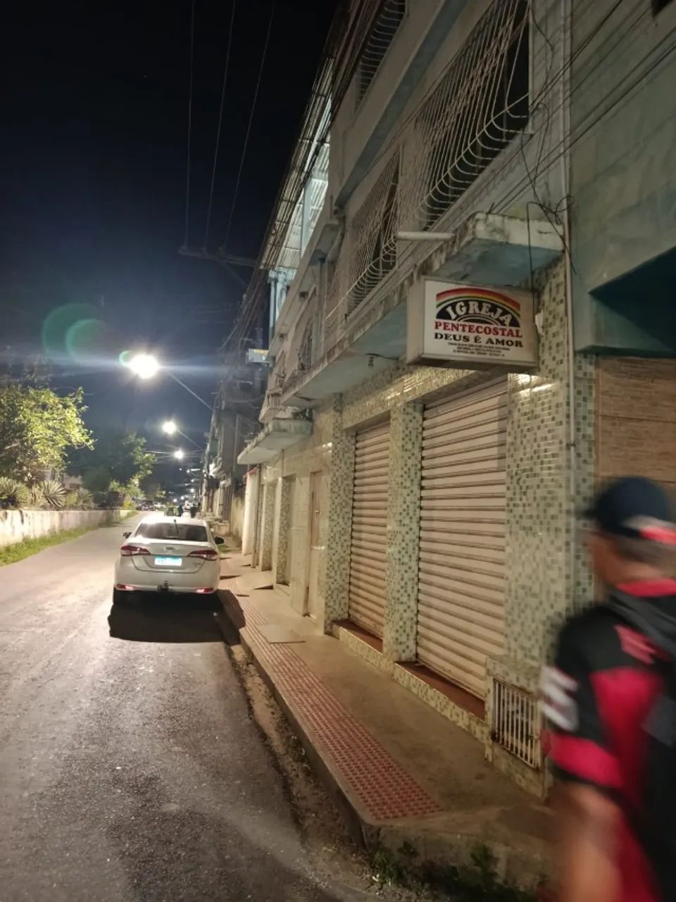 Prédio com 7 unidades geradoras de renda, sendo 2 pontos comerciais e 5 apto. - Foto 3