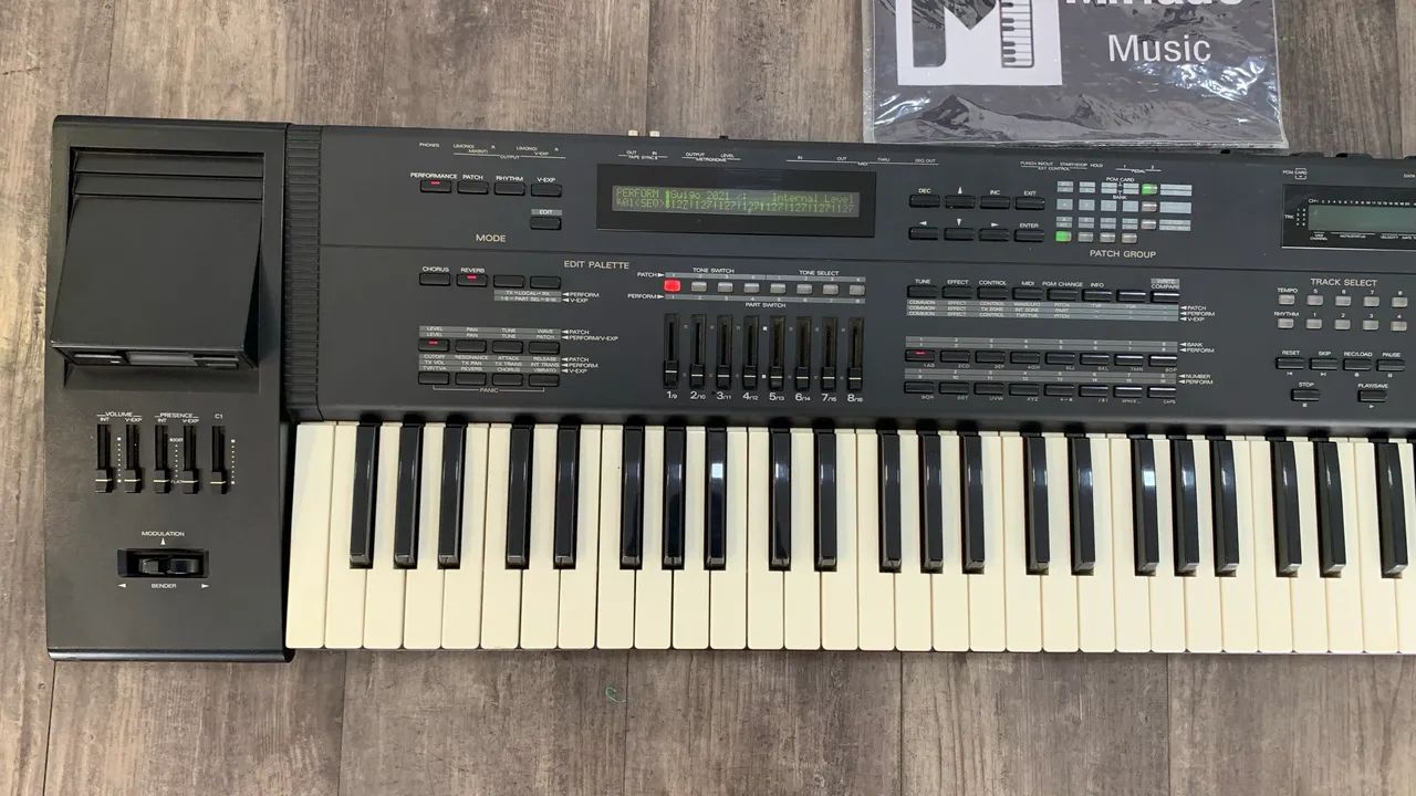 Roland JV 1000  - Foto 2