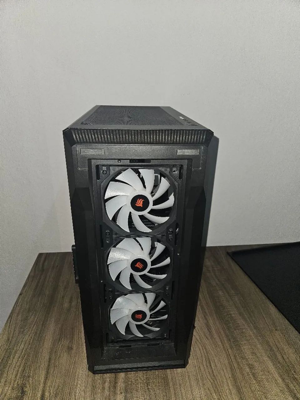 gabinete gamer Pouter 3 lateral vidro - Foto 5