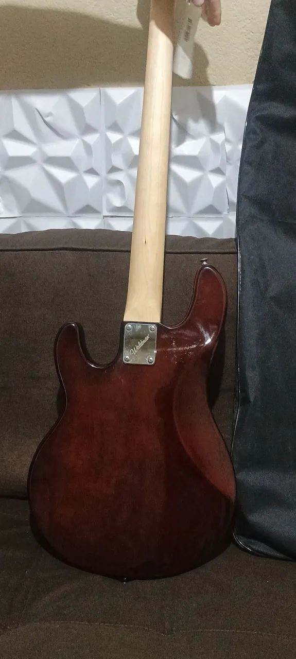 Contrabaixo Seven 4 cordas ( Modelo STRING RAY) - Foto 3
