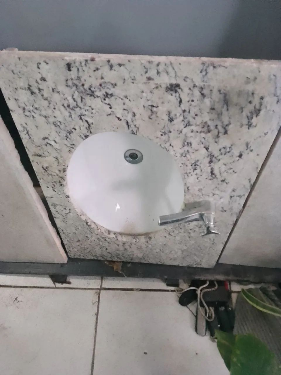 bathroom sink444757435703644161