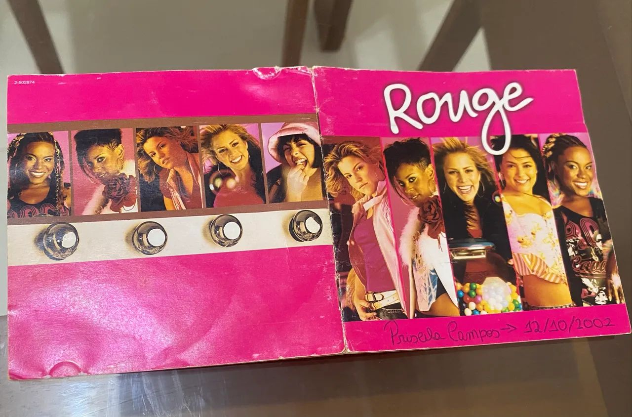 Capas, encarte, acrílico rosa e cd do Rouge - Foto 2