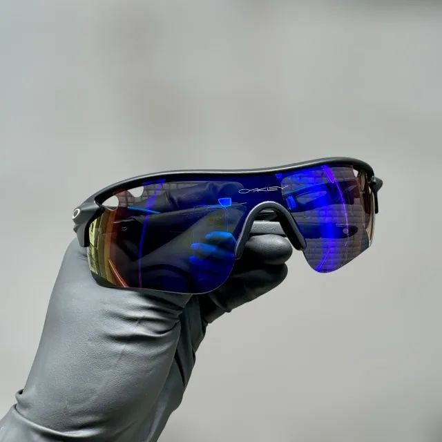 Óculos Oakley  ZN6