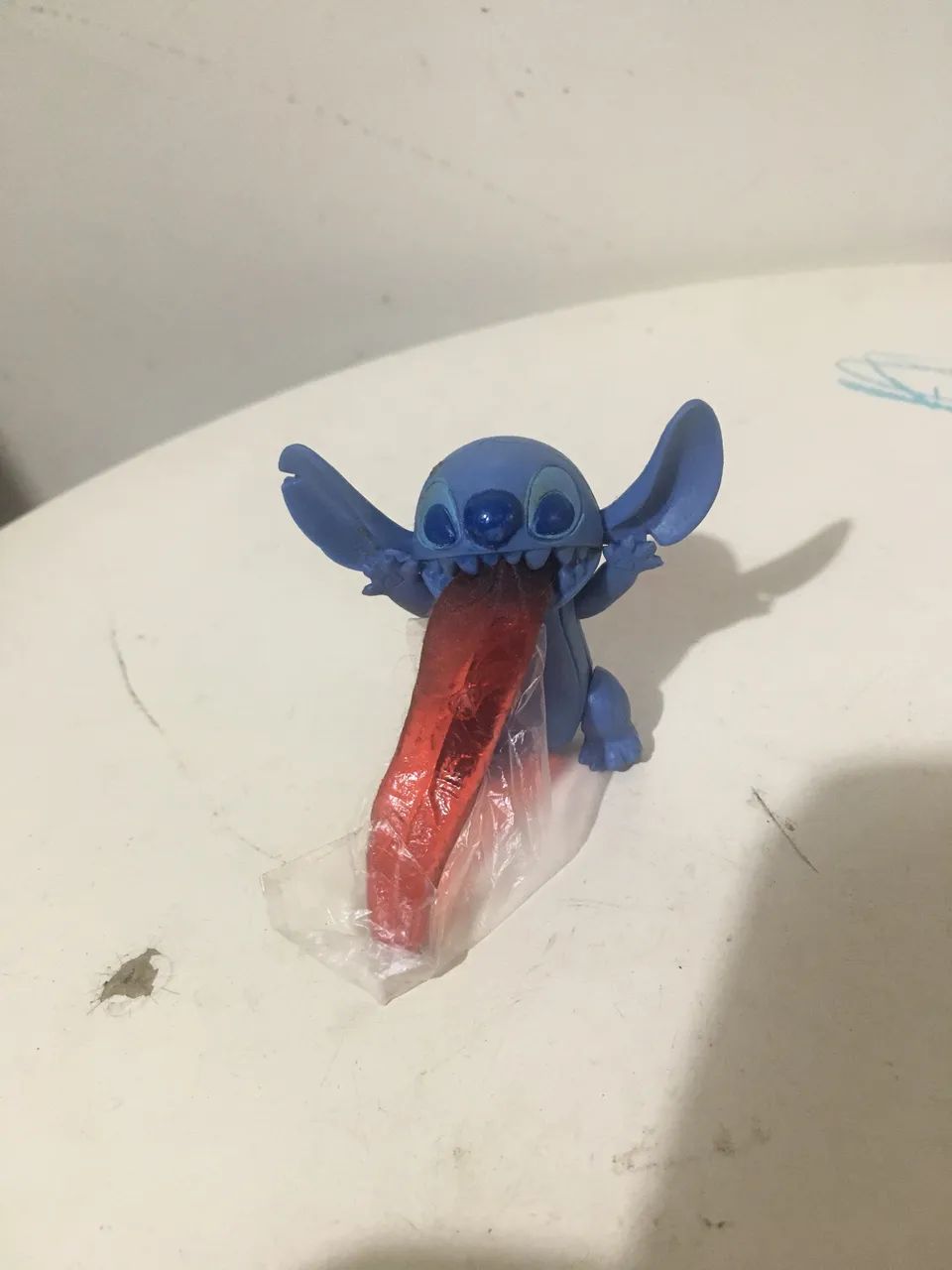Lilo Stich miniatura com língua para fora 