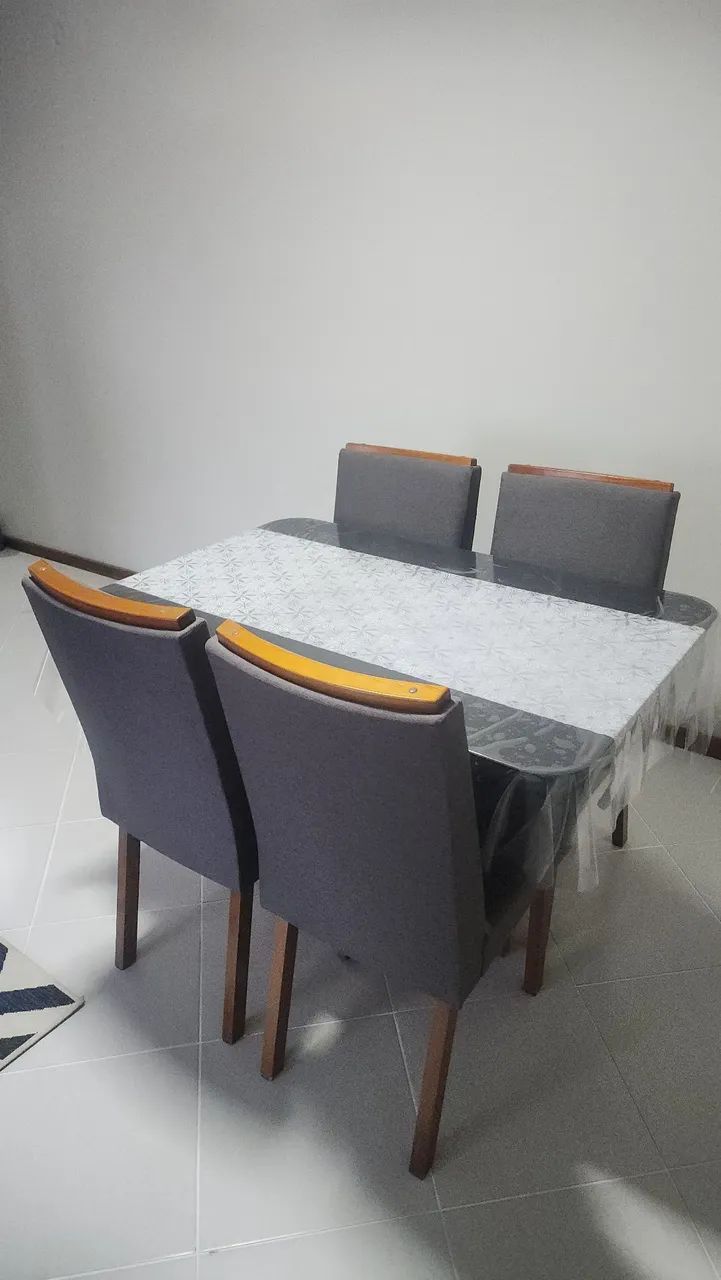 Mesa 4 Cadeiras