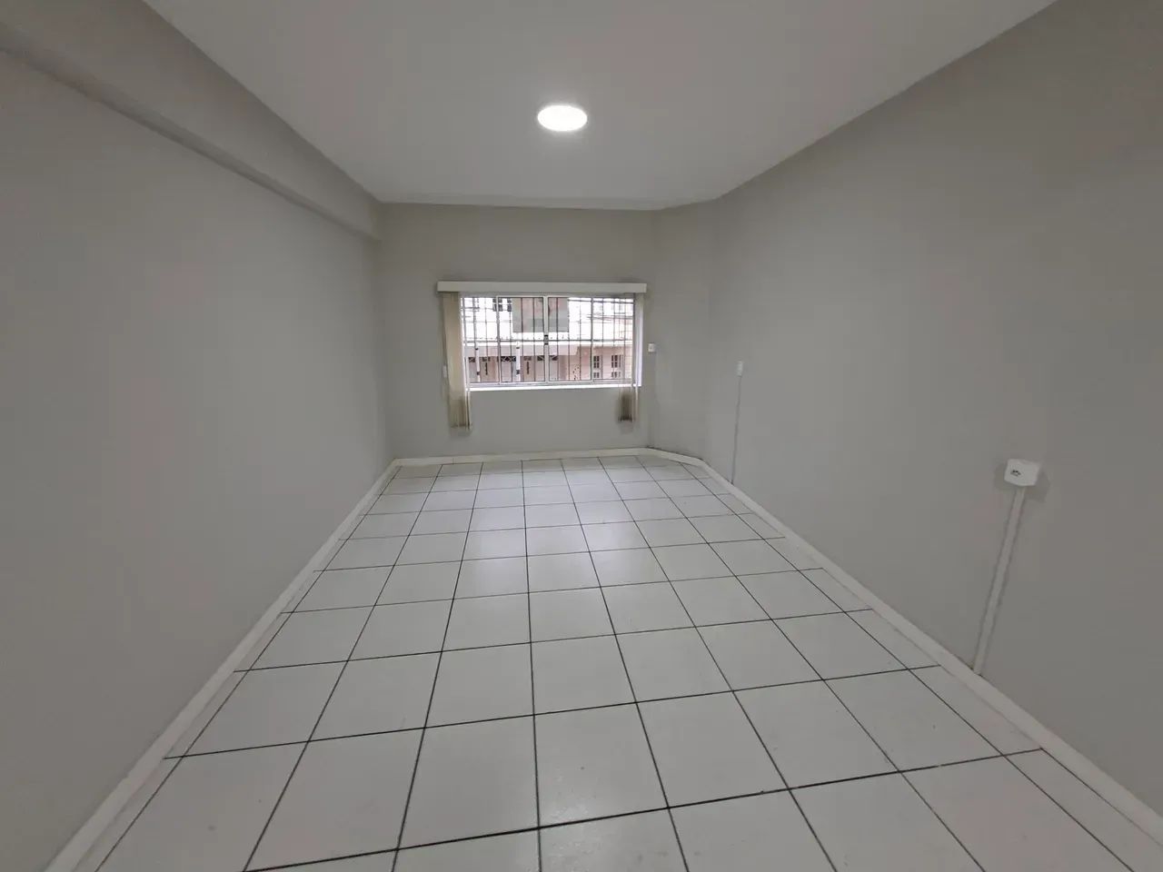 SALA COMERCIAL CENTRAL COM 75M² - Foto 3