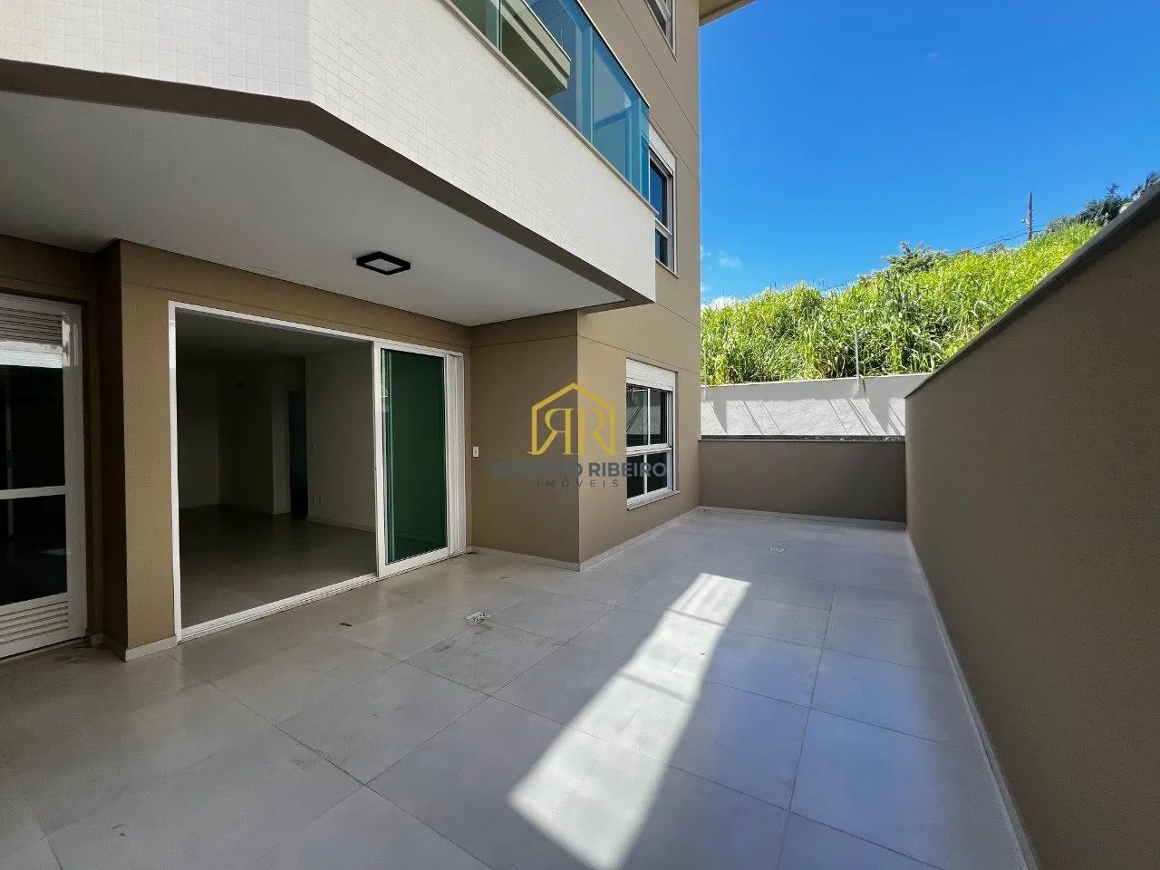 Seu novo refúgio moderno, aguardando por você! - Foto 5