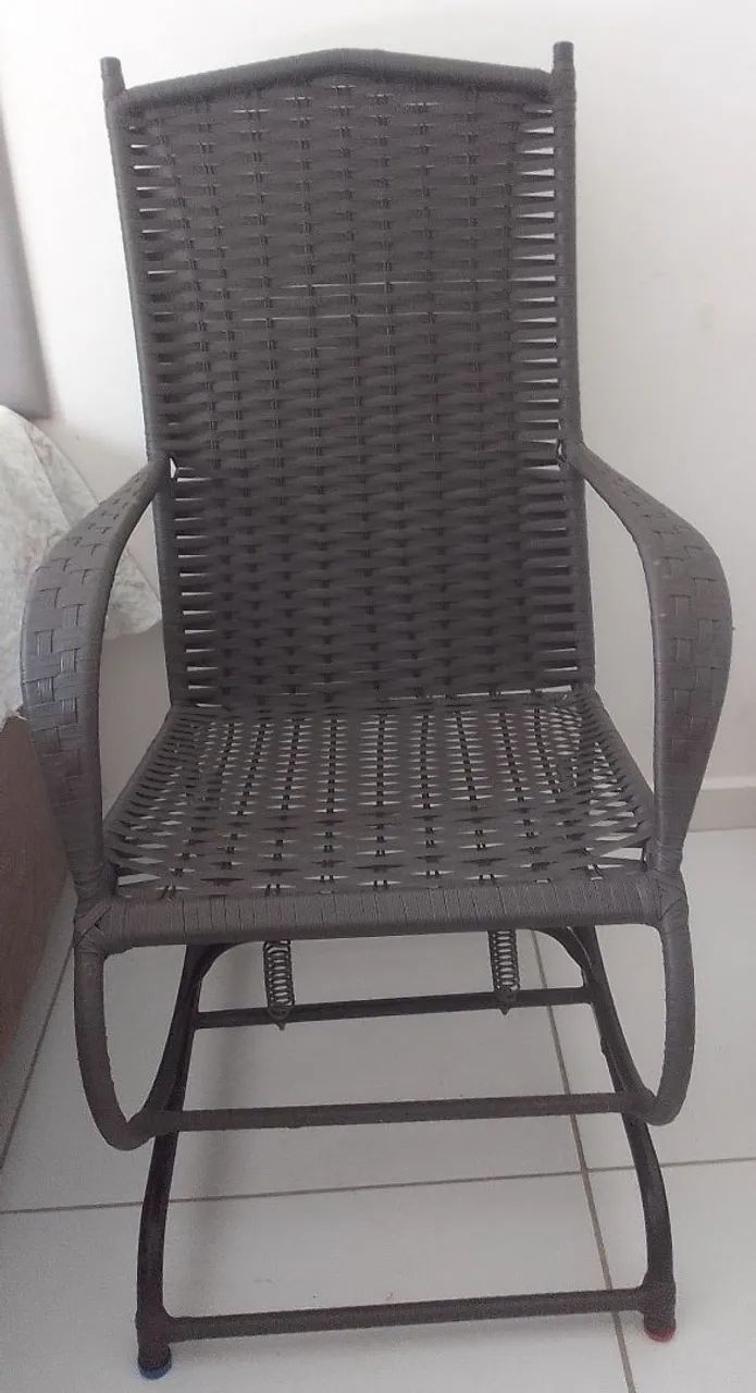 Vendo cadeira de balanço em otimo estado