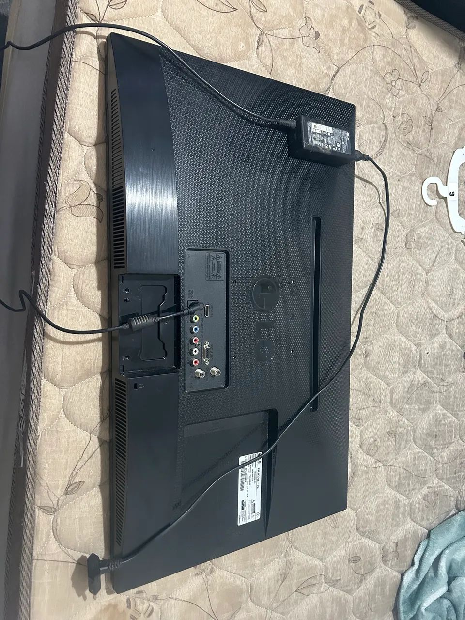 Tv lg com tela quebrada 