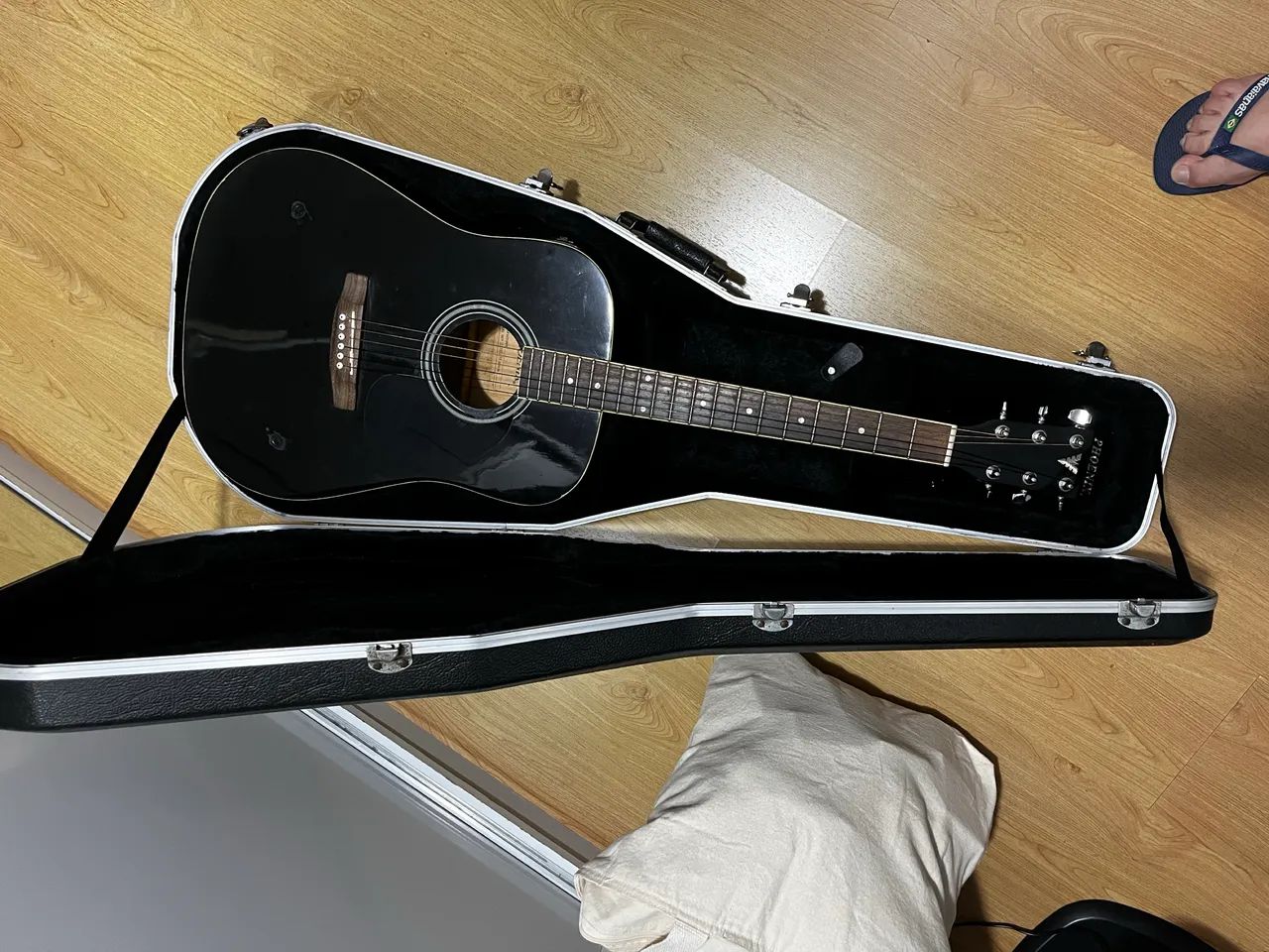 Case GATOR com violão elétrico  - Foto 4
