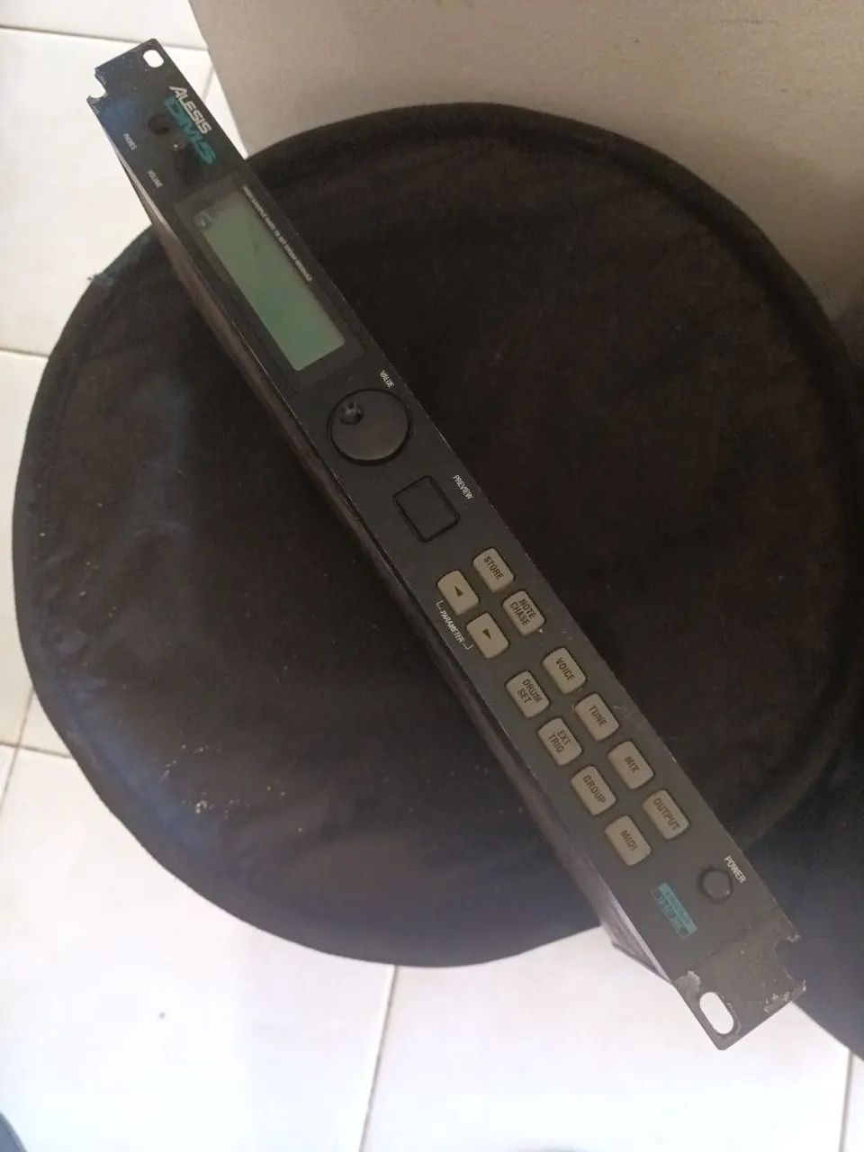 Modulo Alesis Dm5 + 4 triggers + 3 pad + tom 10 com pele silent