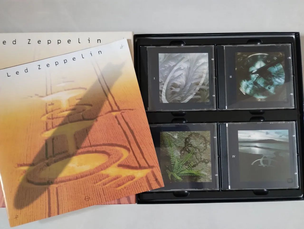 LED ZEPPELIN 旧規格　未開封 12/20(水)シール帯、未開封品多数！ワーナー旧規格帯付CD入荷
